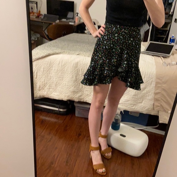 Club Monaco Dresses & Skirts - Club Monaco fluted hem black floral miniskirt